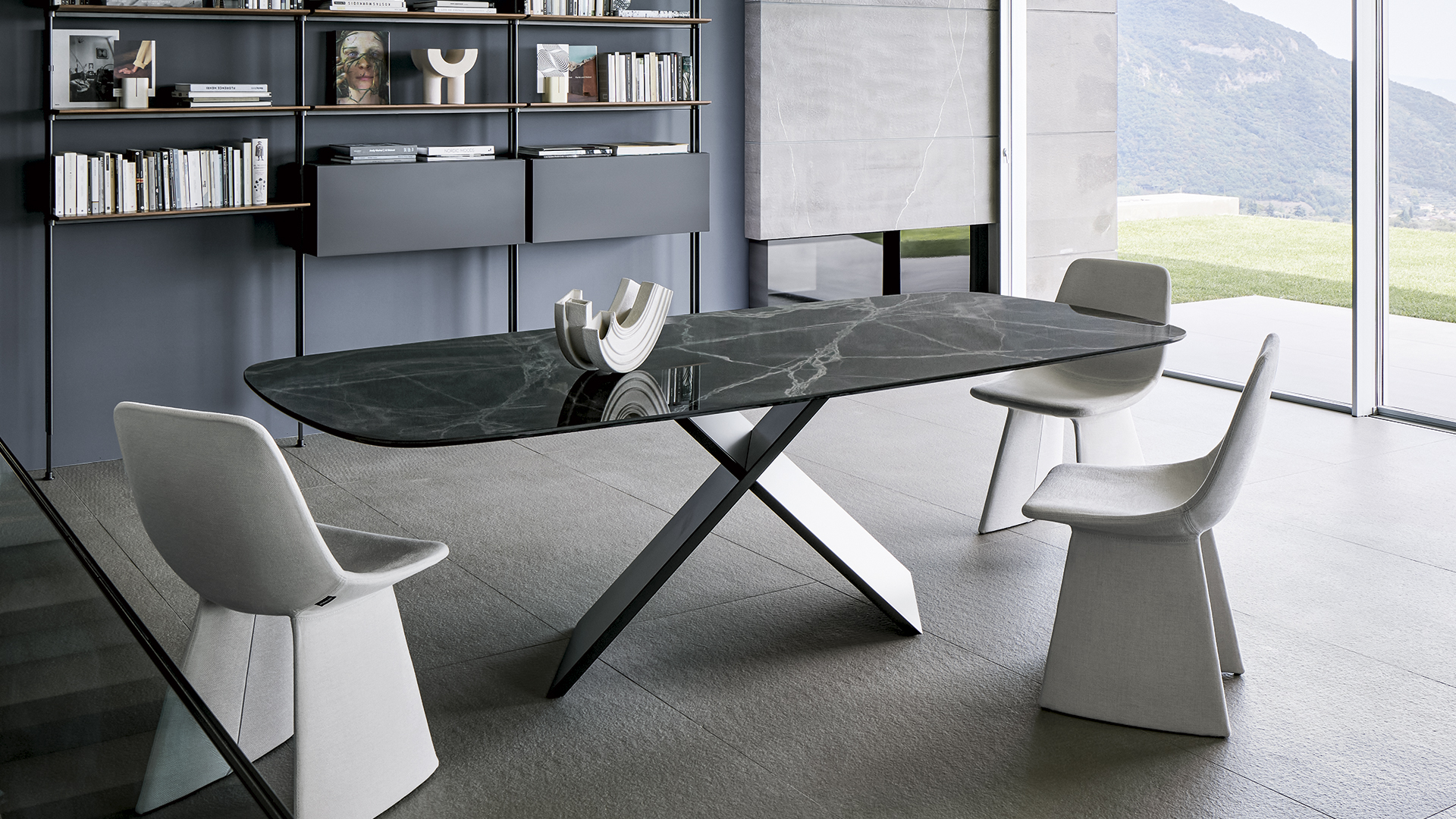Bonaldo AX extendable dining table with ceramic top