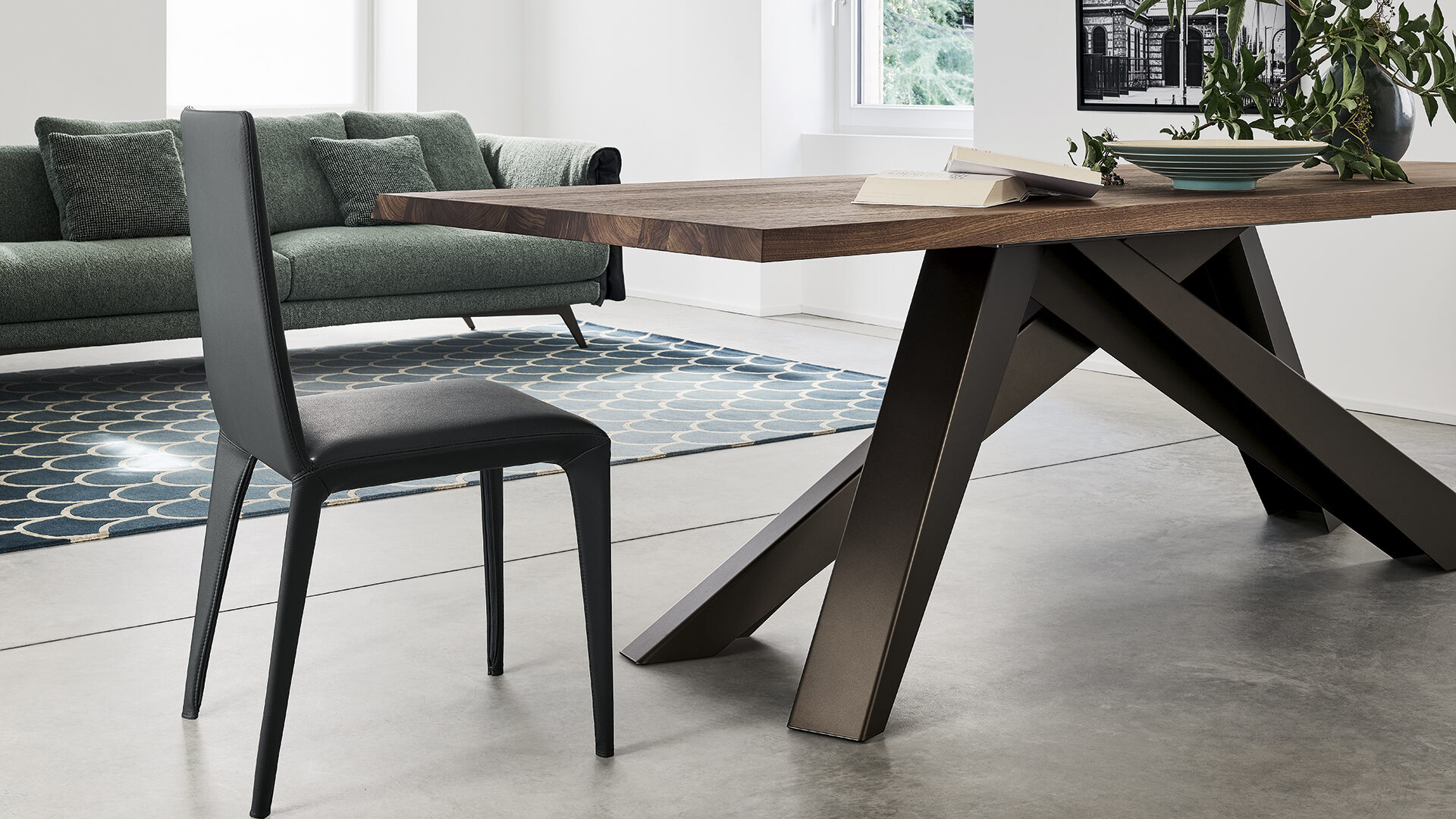 Un juego de equilibrios, la mesa: Big Table | Bonaldo